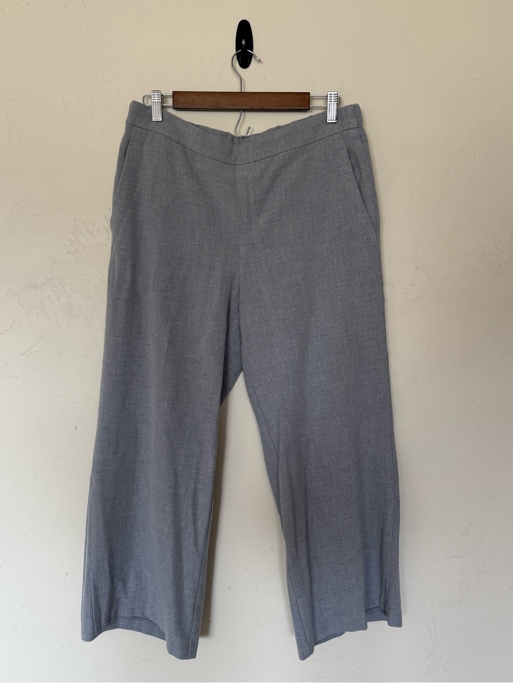 Old Navy Gray Women's Cropped Wide-Legged Dress Pants